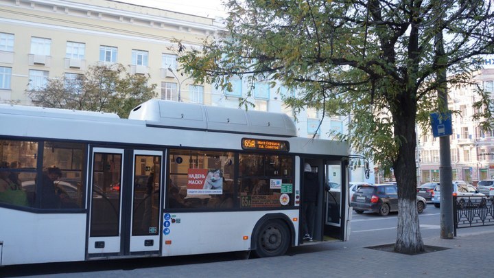 На пассажиров наплевать? Треть ростовских автобусов не выходят на линию в будни и выходные