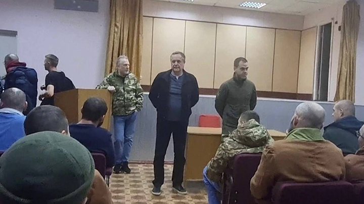 Народный артист России Андрей Соколов поддержал раненых бойцов в ЛНР