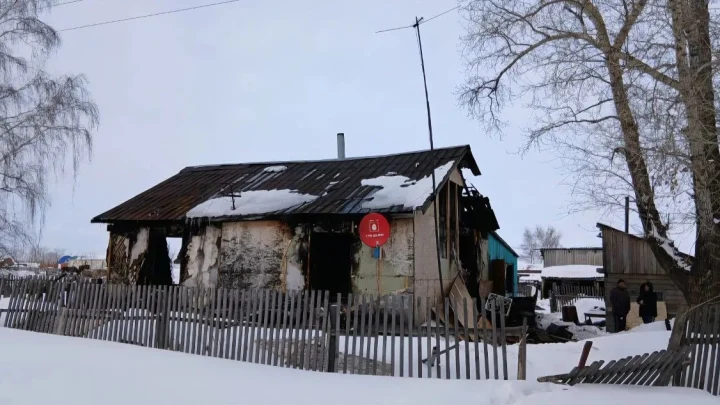 Психологи МЧС работают на месте гибели многодетной матери и её детей под Новосибирском