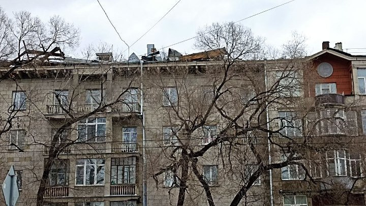 Сотня крыш в Новокузнецке после урагана остро нуждается в ремонте