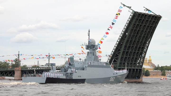 Порядок прохода военной техники на параде в День ВМФ в Петербурге и Кронштадте: подробная схема