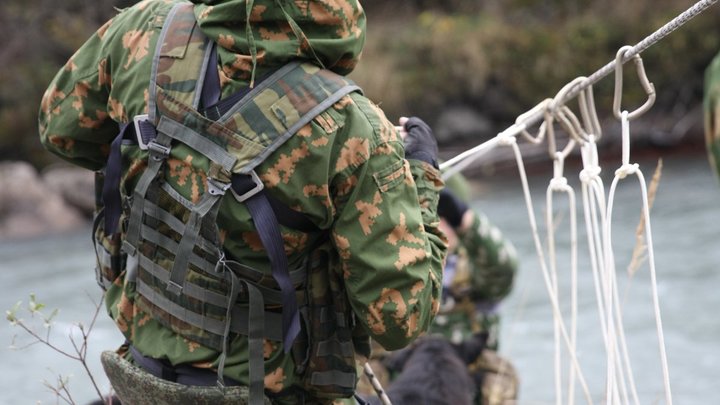 Русские штурмовики взяли в плен пятерых боевиков ВСУ: Слова русские, но…