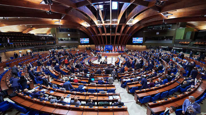 Эту страницу уже перевернули: В ПАСЕ требовали от русских денег. МИД ответил фактами