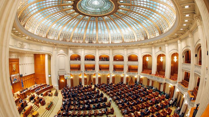 Шоколадку жалко, самим нужна. Политолог разъяснил причину издевательства над Зеленским в Румынии