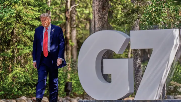 Макрон объяснил отъезд Трампа с саммита G7. И тут же получил выволочку от президента США