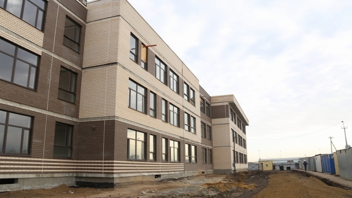 Готова на 65%: Самую большую школу в ЮФО на Западном Обходе Краснодара сдадут раньше срока