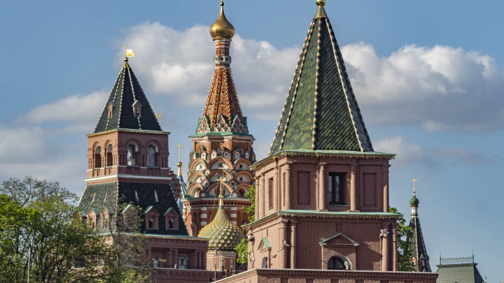 В Кремле отреагировали на незаконное задержание русских журналистов в Баку, подозреваемых в работе на ФСБ