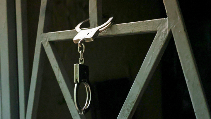 Написавших аббревиатуру «ГУР» на памятнике Жукову в Москве женщин отправили в СИЗО