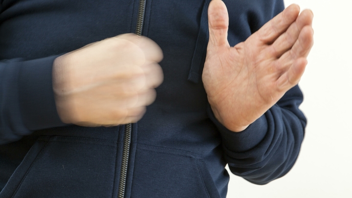 Толпой на одного: Мигранты избили русского парня, заступившегося за 15-летнюю девочку