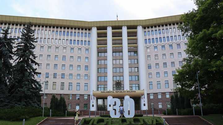 ЦИК: В президентских выборах в Молдавии примут участие 64 политические партии