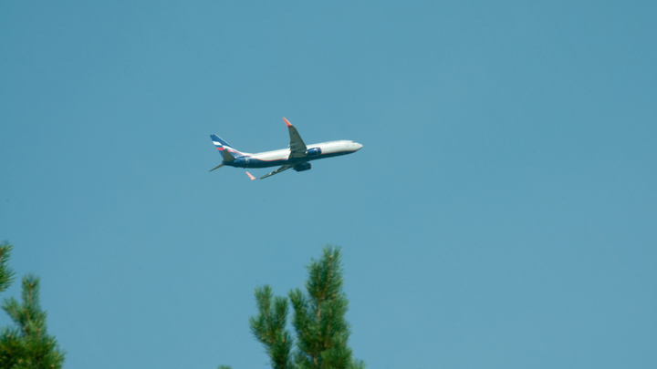 В аэропорту Екатеринбурга внезапно ограничили вылеты. Пришлось открыть вторую ВПП
