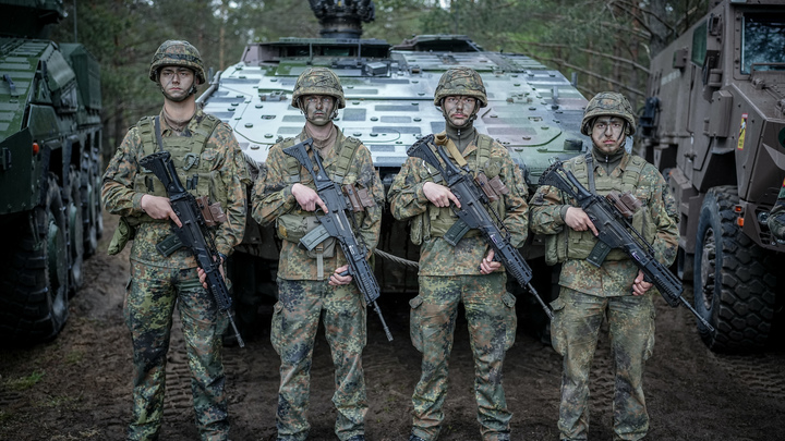 Newsweek: Германия готова сосредоточить на русской границе группировку в 180 тысяч солдат