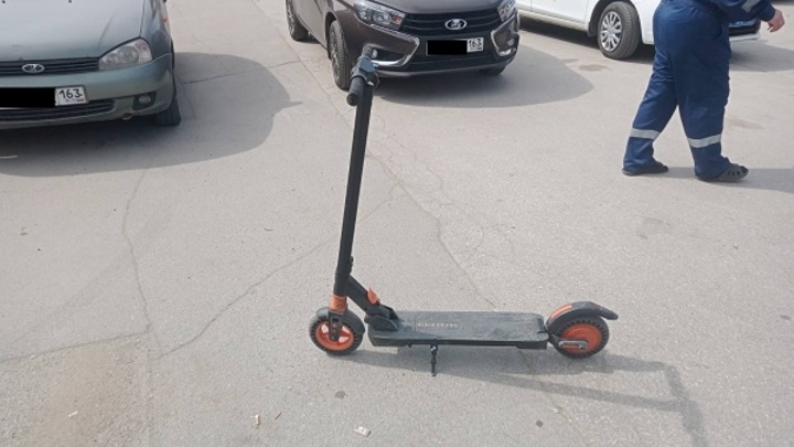 В Тольятти два школьника на самокатах попали под колёса иномарки
