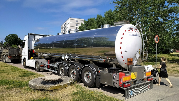 Топливный кризис вынудил власти Британии привлечь армию для доставки бензина на АЗС