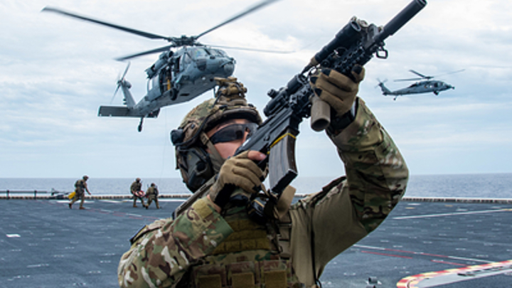 Элитный десант США подрался с туристами в ночном клубе Будапешта