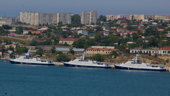 В пожаре после атаки врага на штаб ЧФ чудом уцелела икона Фёдора Ушакова