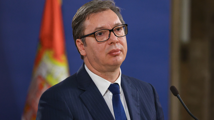 СМИ опровергают, сын просит жить: Что происходит с президентом Сербии?