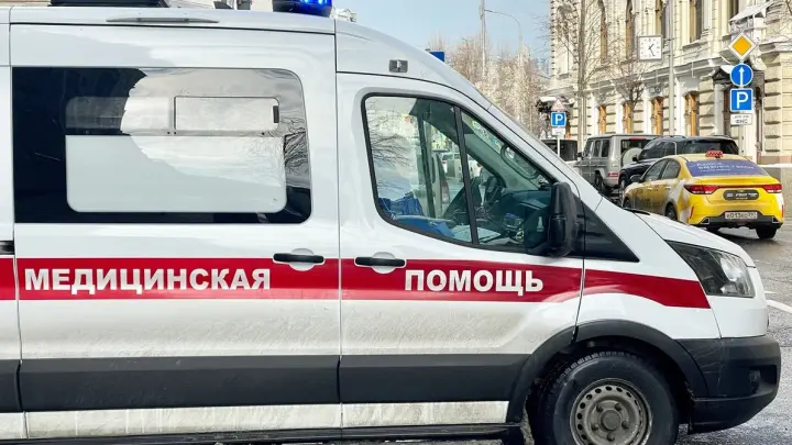 Перепутал с водкой: мужчина выпил уксус в ТЦ и был госпитализирован