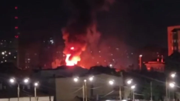 Атака дронов 27 августа на Ростовскую область: семь домов повреждены, эвакуация жителей, видео пожара