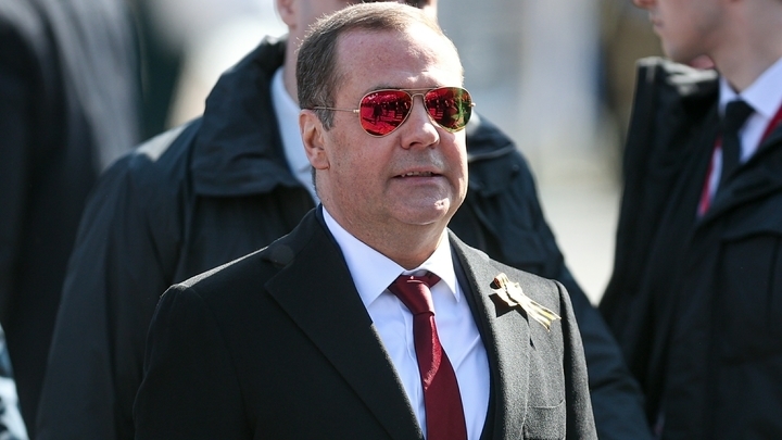 Медведев поблагодарил Евросоюз: Спасибо за рост