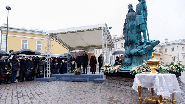 Имперский урок от смут и революций: В Москве открыт памятник Великокняжеской супружеской паре Елисавете Феодоровне и Сергию Александровичу