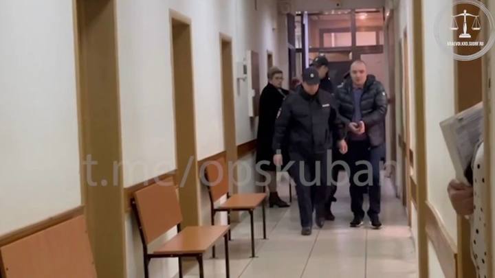 В Сочи суд приговорил экс-начальника ОБЭП к 11 годам колонии за взятки