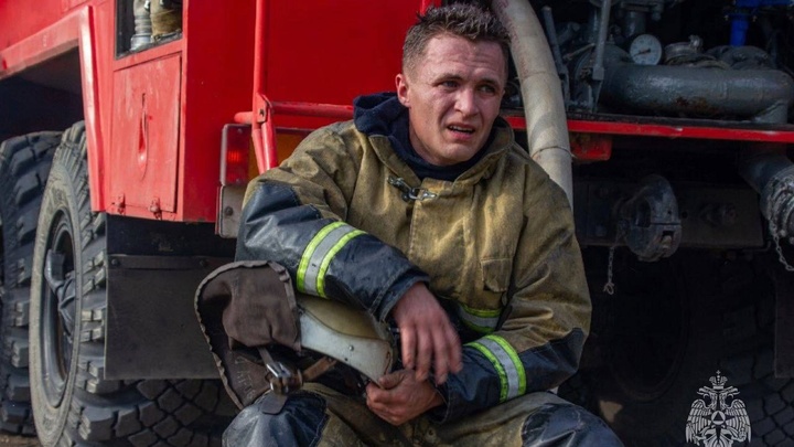 В Челябинской области двое детей оказались в горящей квартире