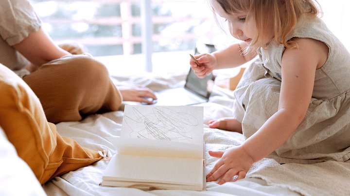 В Мелитополе начали выдавать денежную помощь многодетным семьям