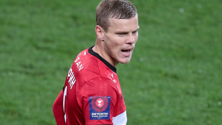 Номера ВОР и хамство: Футболист Кокорин показал ГАИ неприличный жест, превысив разрешённую скорость трёхкратно