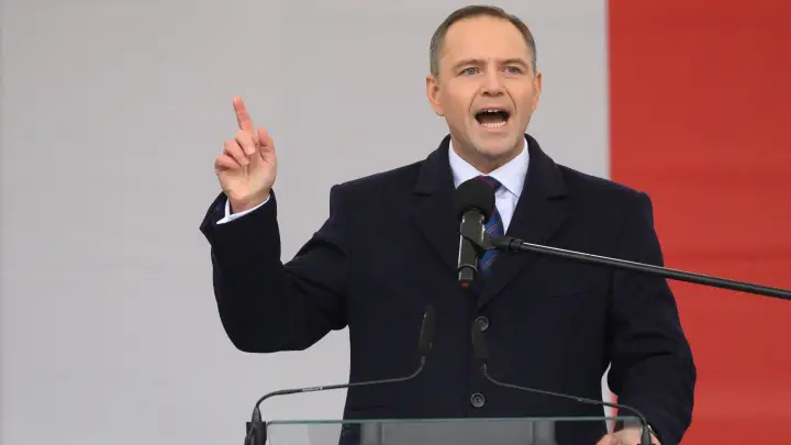 Навроцкий: Польша помогает украинским беженцам последний год