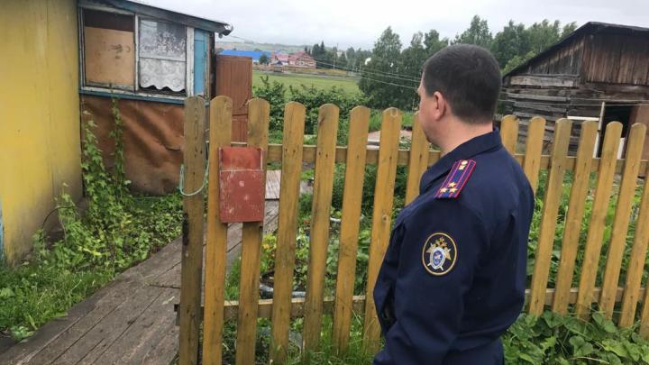Тела женщины и ребенка обнаружили в частном доме в Кузбассе