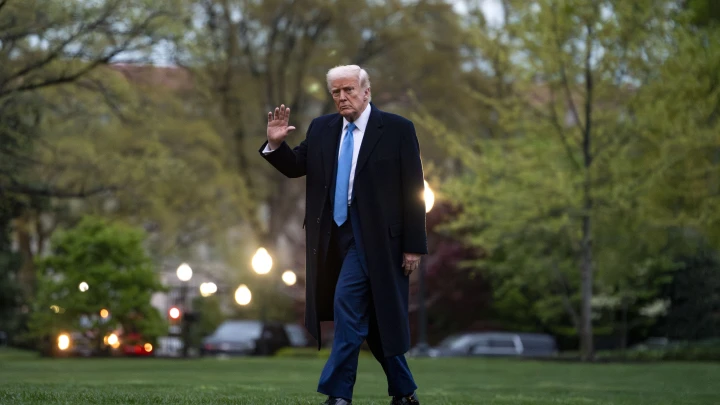 Целуют меня в задницу: Дональд Трамп высказался о странах, на товары из которых США ввели пошлины