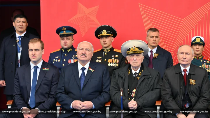 Младший сын Лукашенко Николай удивил поклонниц на параде Победы в Москве