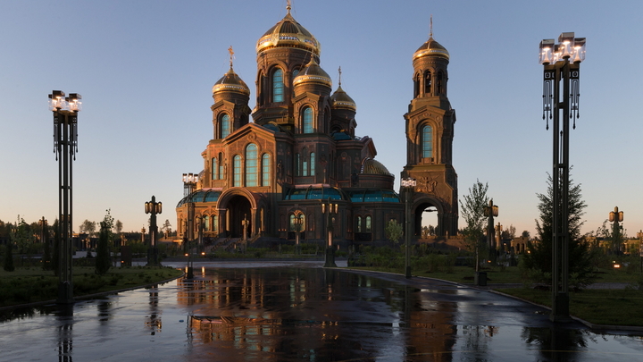 Вауууу, красиво!: Школьник возвёл виртуальный Главный храм ВС РФ в Minecraft