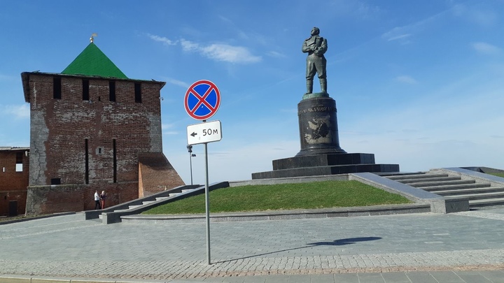 Остановку напротив Нижегородского кремля оцепили из-за пакета со сменкой