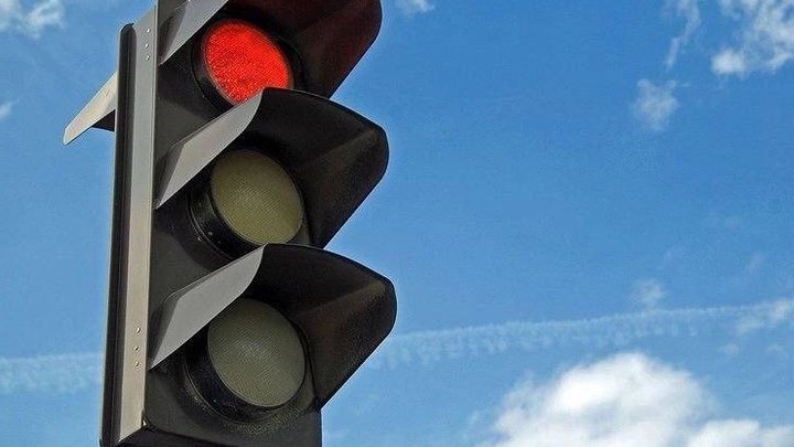 В Челябинске выключат светофоры на двух оживлённых перекрёстках