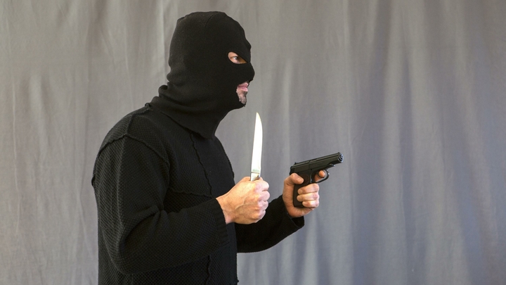 В Краснодаре неизвестные пытались похитить ребёнка, заманив чипсами и газировкой