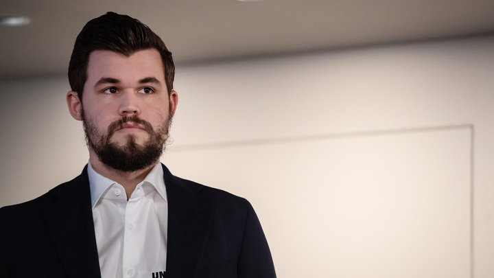 За сколько?: Русского шахматиста упрекнули в помощи победившему Карлсену