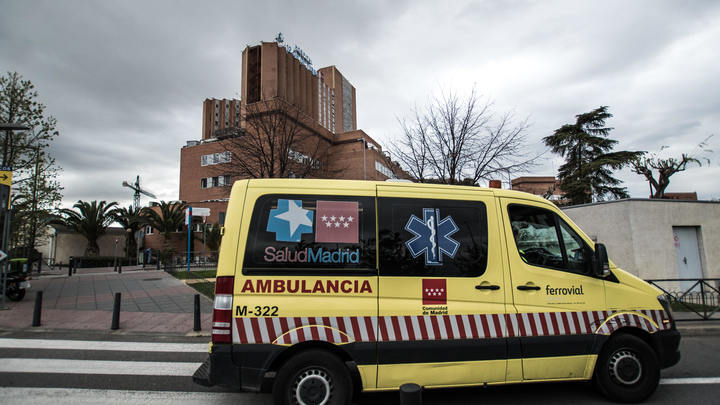 Персонал разбежался, и оставшиеся в живых старики - рядом с трупами. Дома престарелых в Испании повергли военных в шок