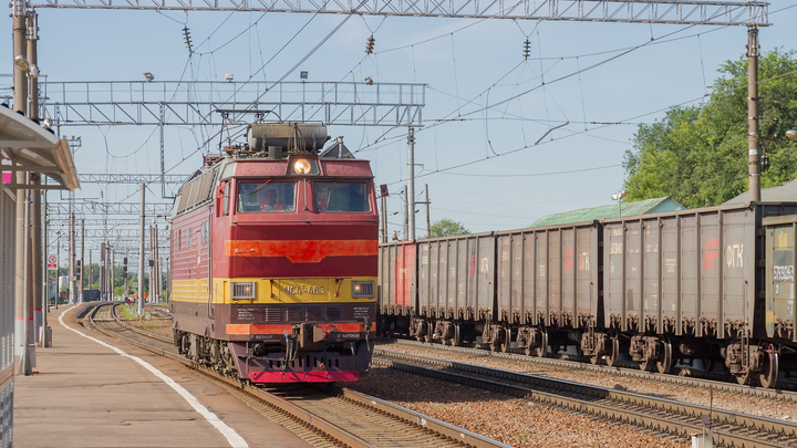 Три вагона сошли с рельсов в Свердловской области