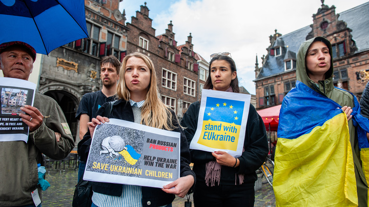 Вот вам це Европа!: Украинских беженцев начали выселять из отелей в Болгарии