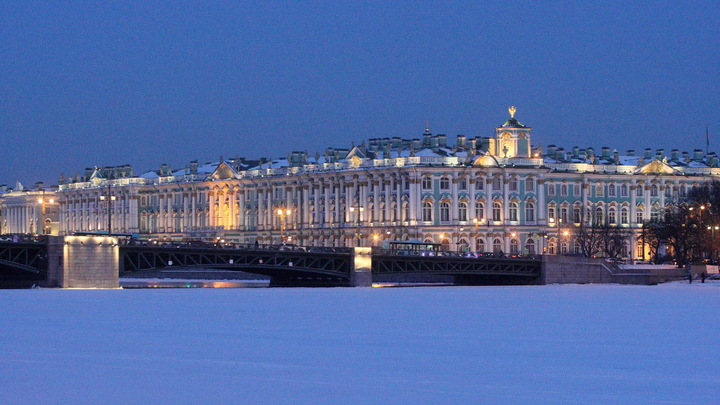 В Эрмитаж врезался дрон. Охрана не заметила беспилотник на подлёте - источник