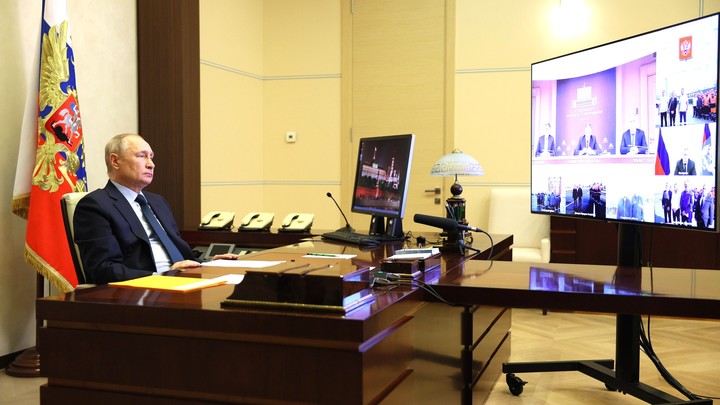 Путин открыл отремонтированный мост в Мариуполе