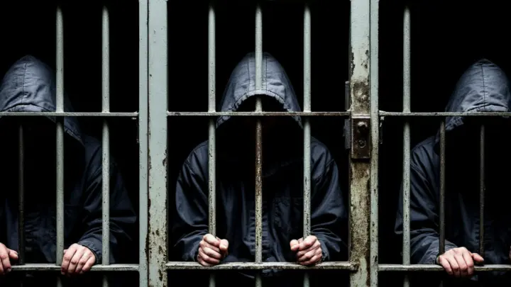Четверо силовиков осуждены за превышение полномочий: трое отправлены в колонию