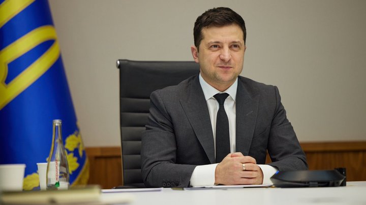 На Украине обвинили Зеленского в женской подаче: Просто завидуют