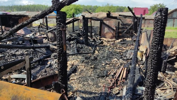 Из-за детской шалости в Перевозском районе произошёл крупный пожар
