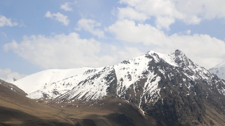 Трагедия на Эльбрусе 12 сентября: оборвалась канатная дорога, два погибших. Что известно на данный момент