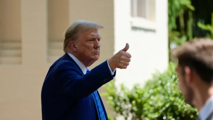 С глаз долой, из Tesla вон: к чему привела ссора Трампа и Маска