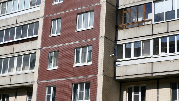 Полицейские спасли жителя Мытищ от падения с 13 этажа