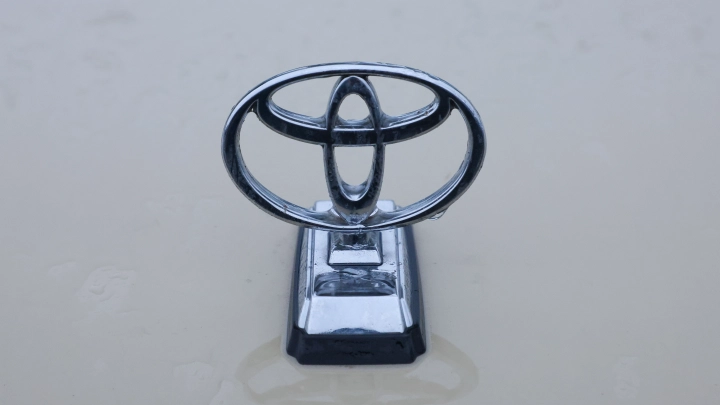 Возвращение легенды:в России стартовали продажи Toyota RAV4 за 3 миллиона рублей